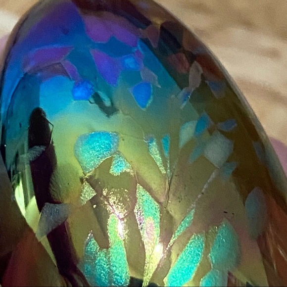 Signed Iridescent Murano Style 2-inch Egg Glass Paperweight - Picture 9 of 11